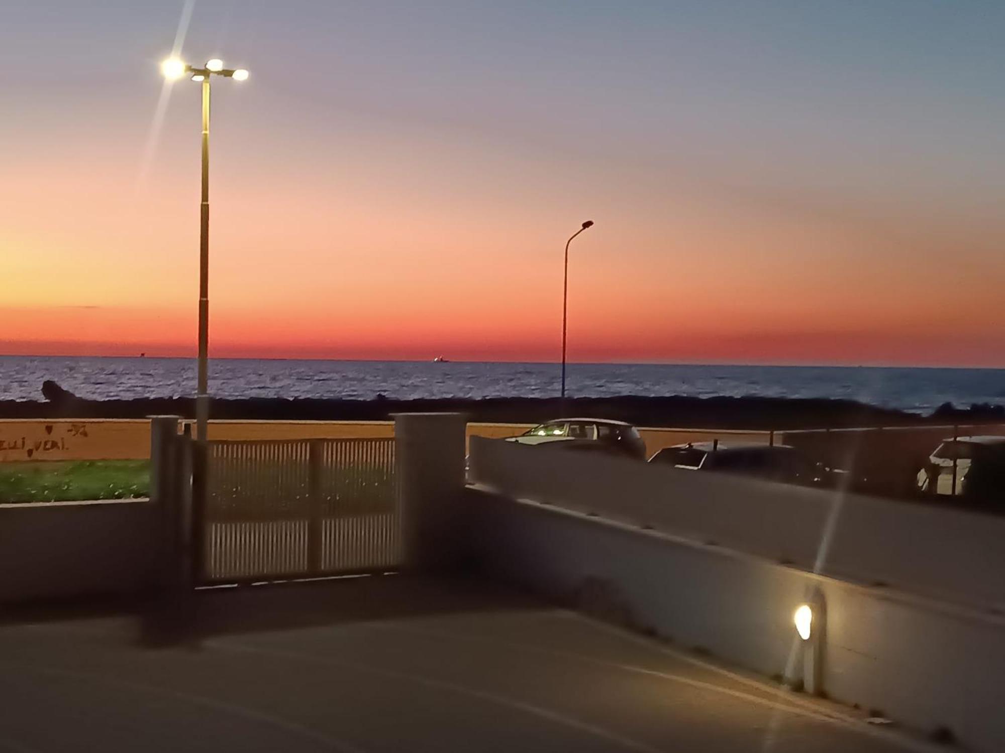 Armareaoverseassuites 1 フィウミチーノ エクステリア 写真